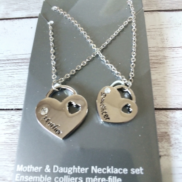 2 Hearts Mother Daughter Necklace Set in Bonus Holiday Gift Tin! - Picture 1 of 6